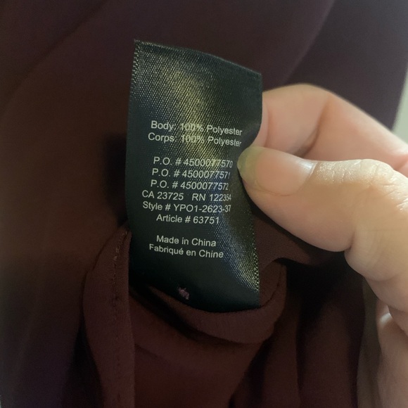 BABATON Size L Burgundy Sleeveless Layered Top with Button Closure - Picture 7 of 7